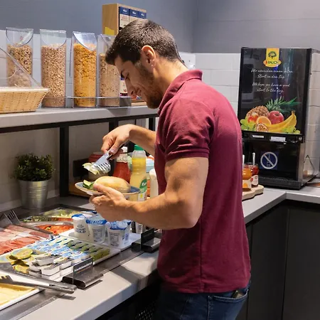 Hotel A&o Hauptbahnhof 2*