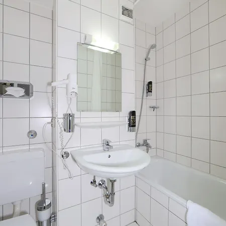 A&o Hauptbahnhof Otel 2*