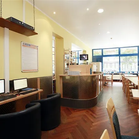 Otel A&o Hauptbahnhof 2*