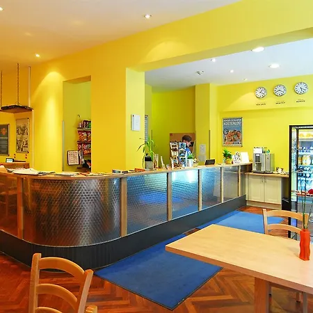 A&o Hauptbahnhof Otel 2*