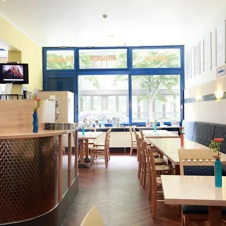 Otel A&o Hauptbahnhof 2*