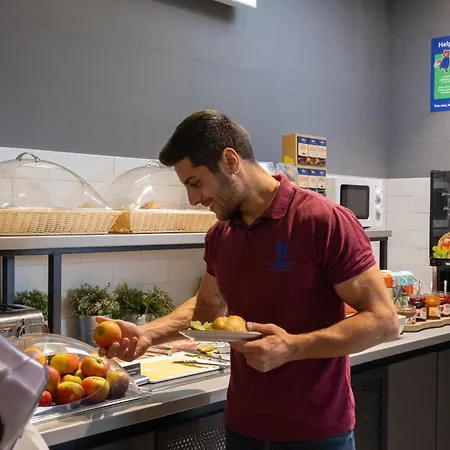A&o Hauptbahnhof Szálloda 2*